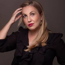 Ioana Dogaru, Sales & Partnerships Lead